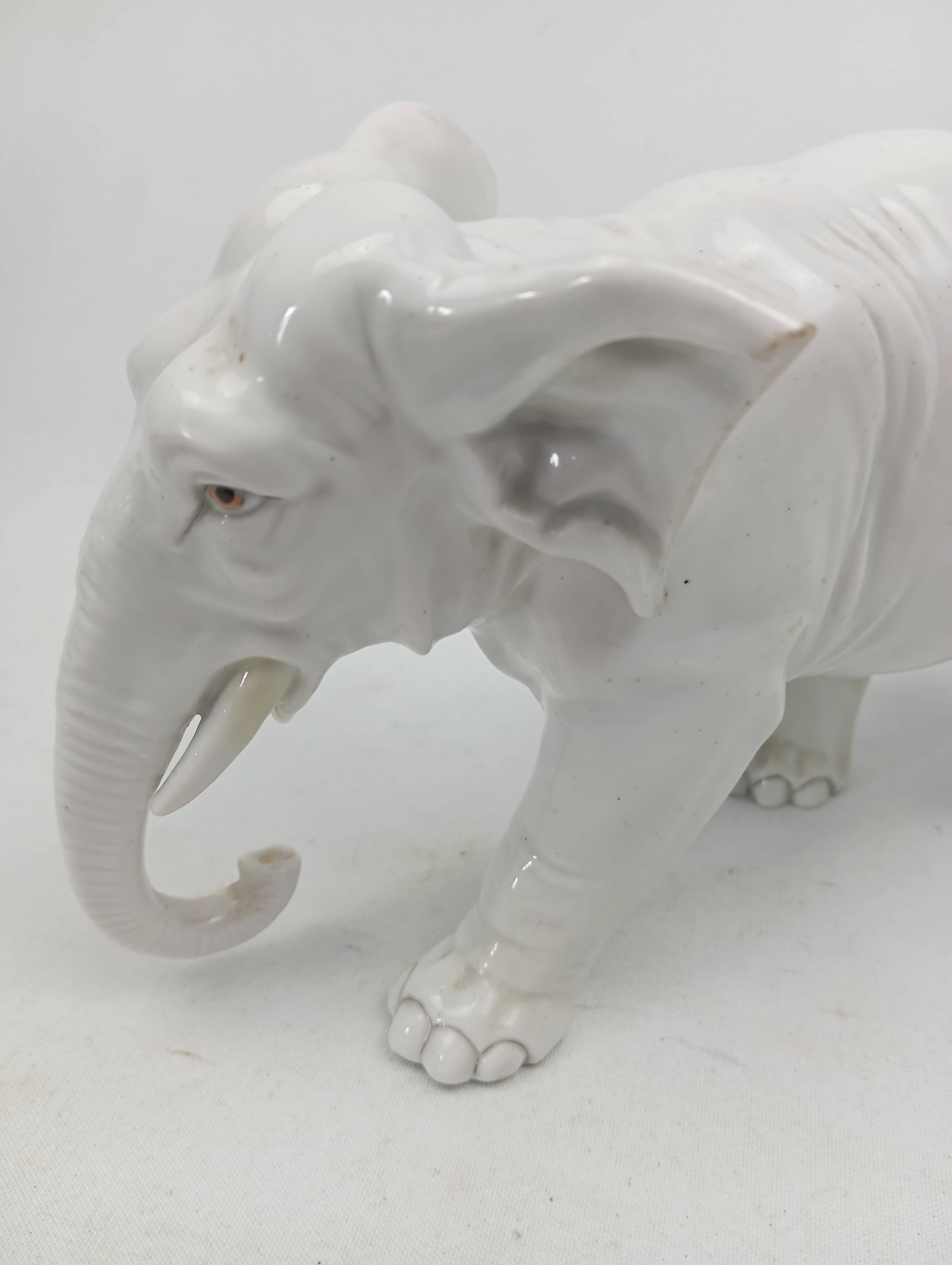 Capodimonte ceramic elephant 18-19th century (broken ears)