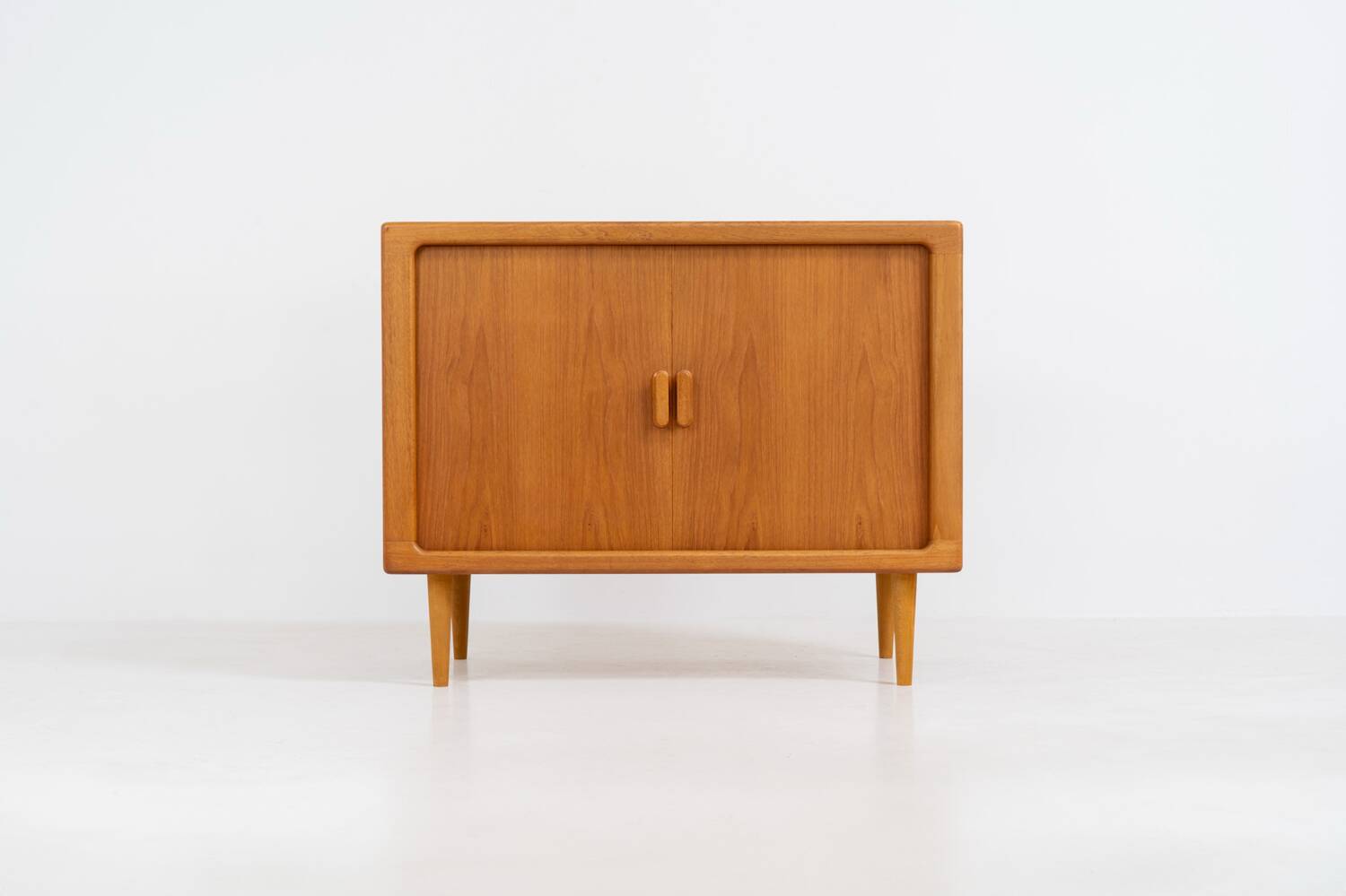 armoire à portes tambour par CFC Silkeborg (Danemark, années 1960).