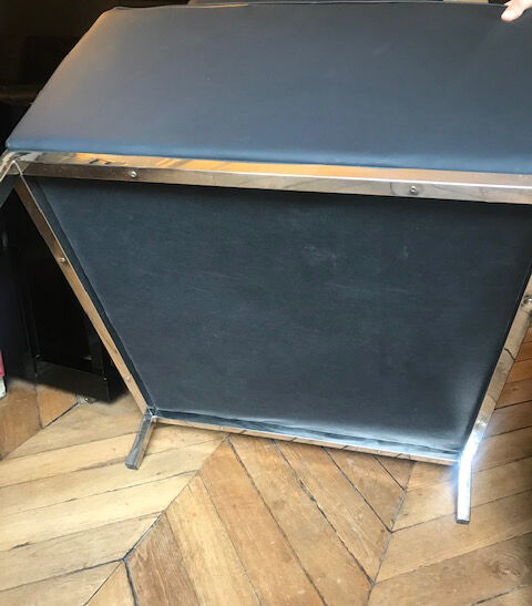Paire de fauteuils en cuir noir