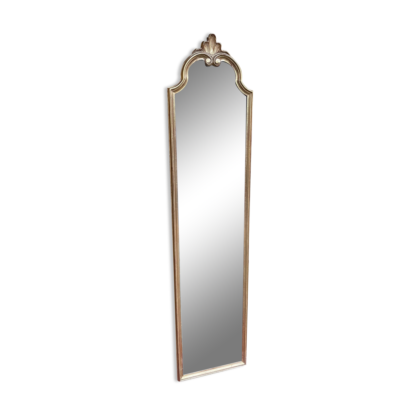 In-between mirror in gilded wood