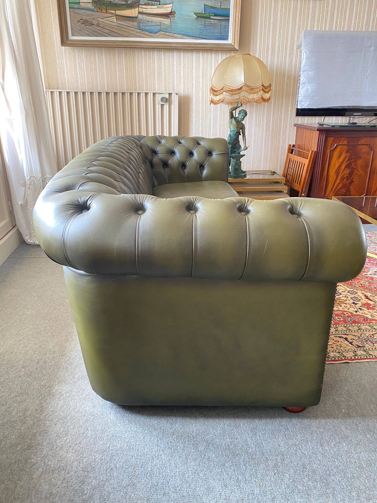 Canapé style Chesterfield année 70 - 80
