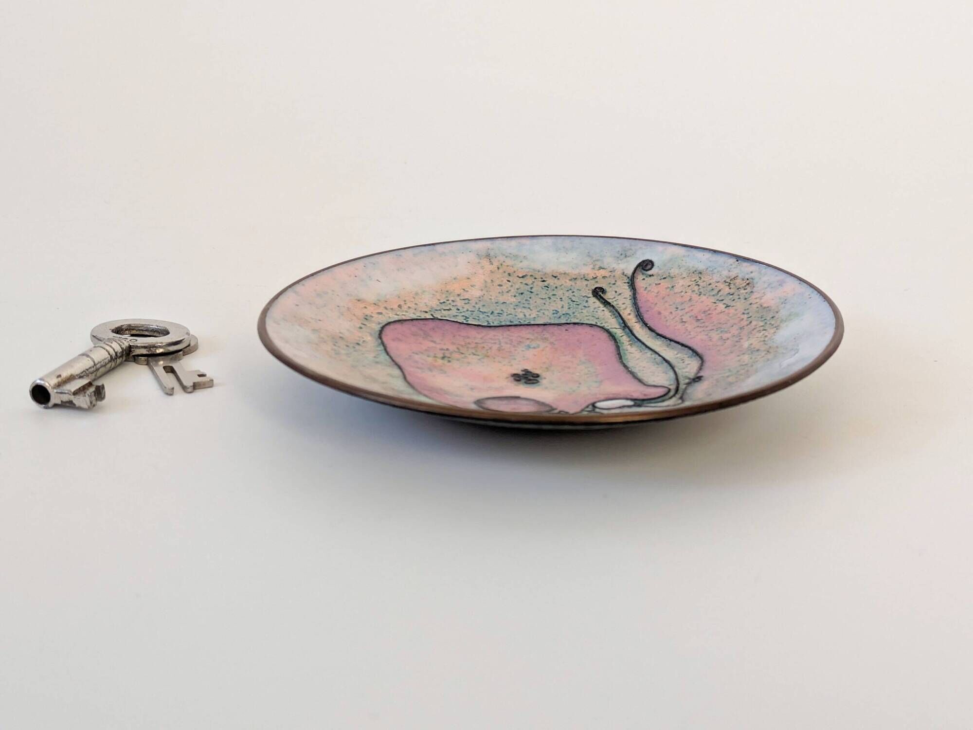 Enamelled copper bowl in pink and purple, abstract design from the 1960s.