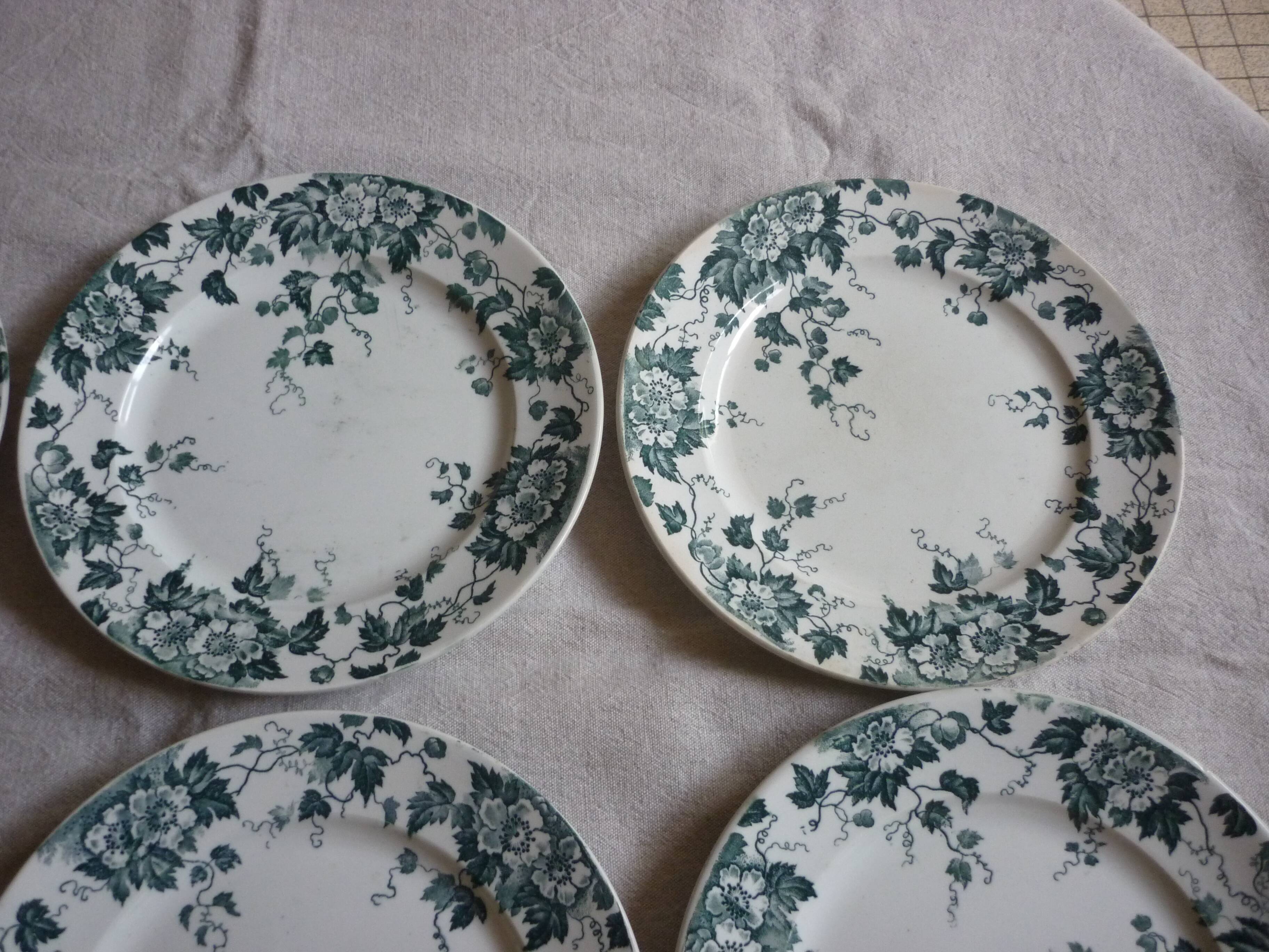 Suite de 6 assiettes a dessert St Amand