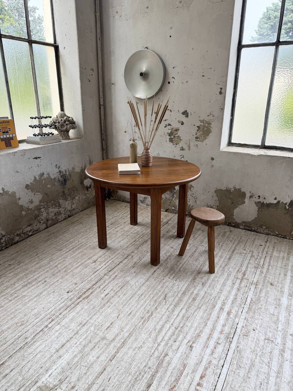 Round oak table 1950