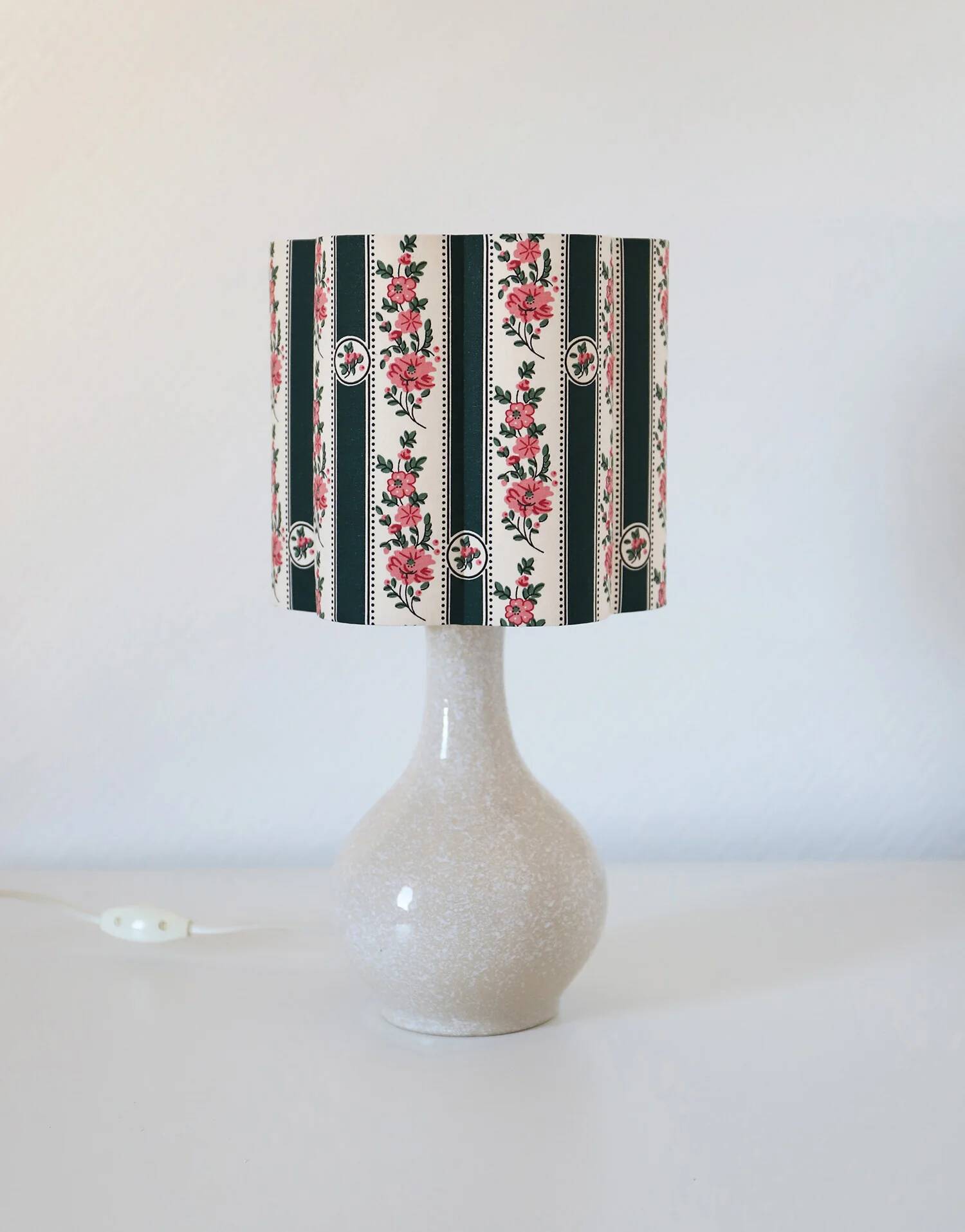 Flower-shaped lampshade Flora "green overmount"