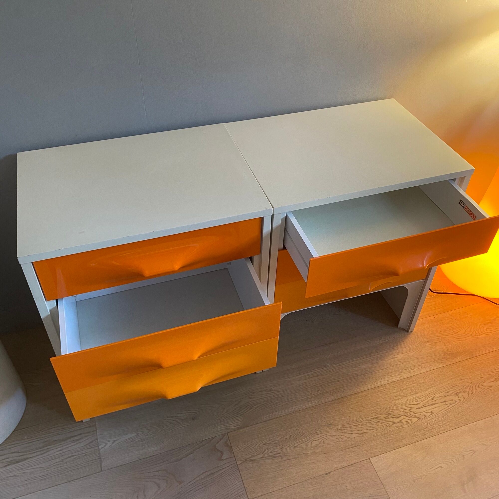Pair of DF2000 dressers by Raymond Loewy for Doubinsky Fréres. 1970