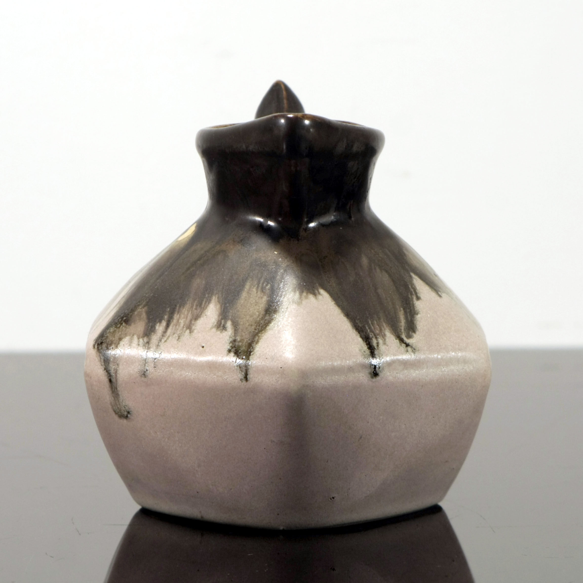 Pitcher art deco Gilbert Metenier