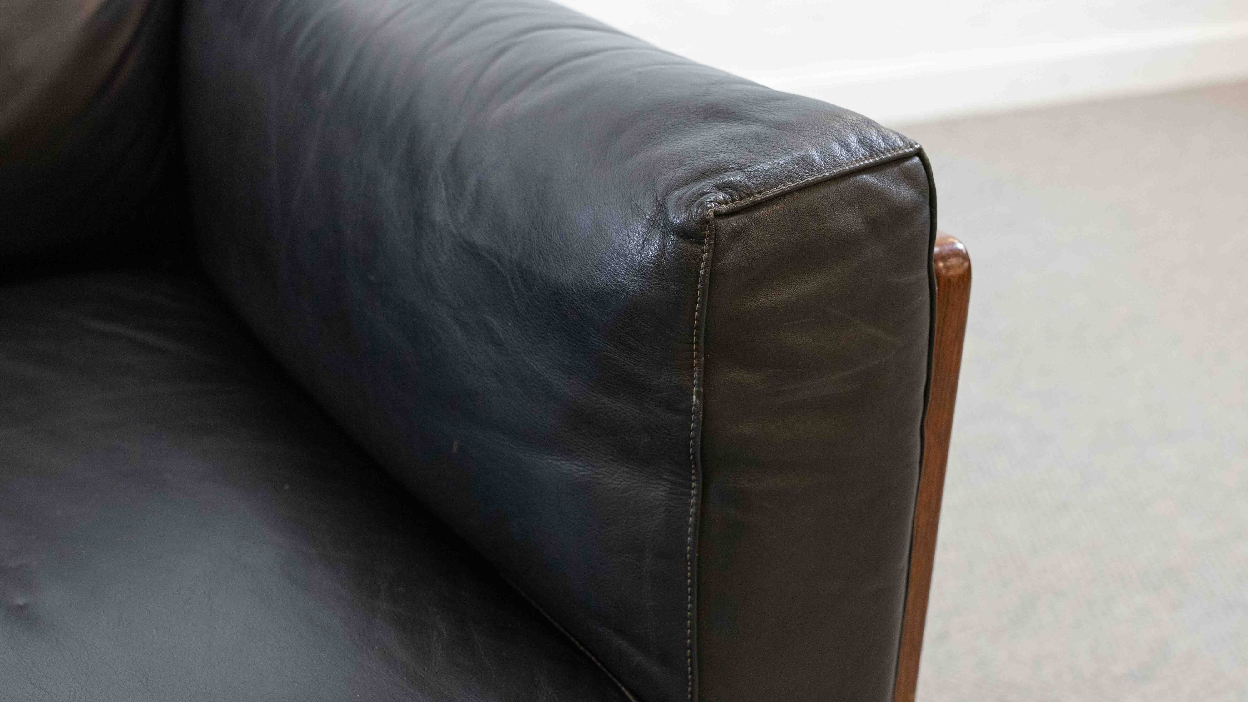 Bastiano Leather Sofa in Black by Tobia Scarpa for Gavina / Knoll