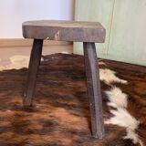 2 tripod stools