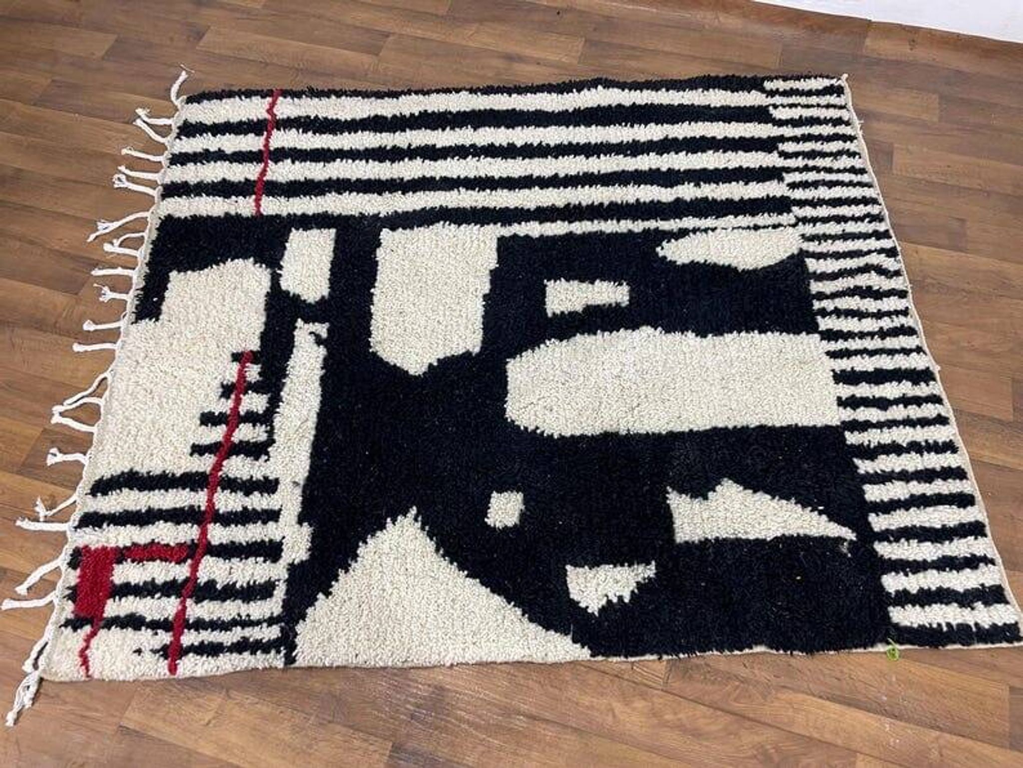 Traditional handmade pure wool Berber rug size 100 x 200 cm