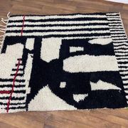 Traditional handmade pure wool Berber rug size 100 x 200 cm