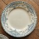 Assiettes plates anciennes dépareillées terre de fer