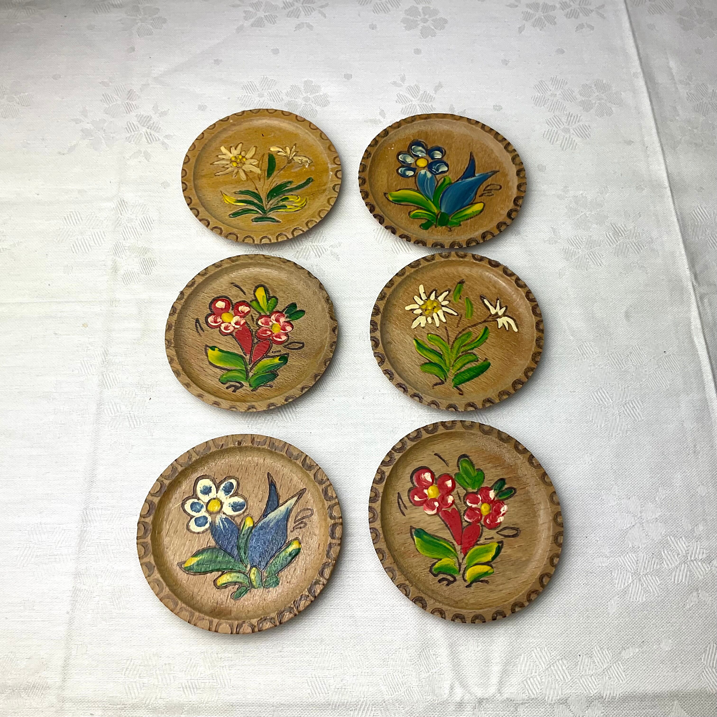 Vintage wooden cups/coasters 6 pieces