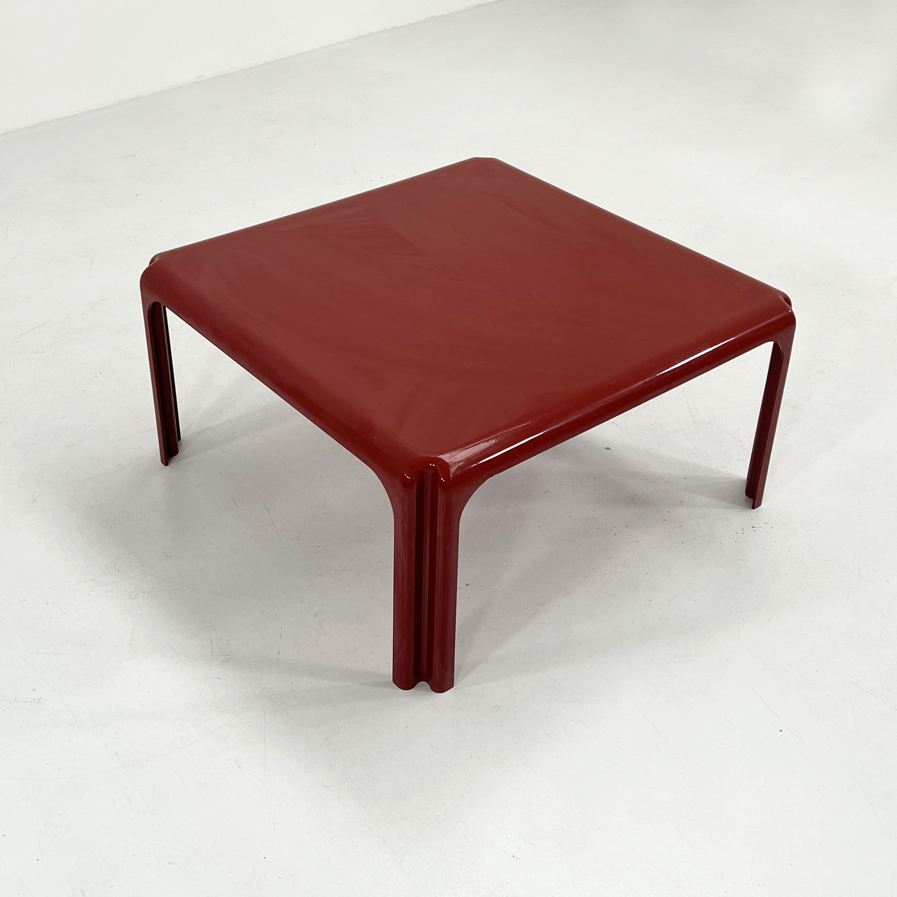 Arcadia 80 Bordeaux coffee table by Vico Magistretti for Artemide, 1970