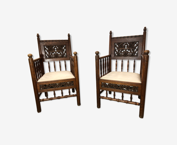 2 fauteuils style gotique anciens