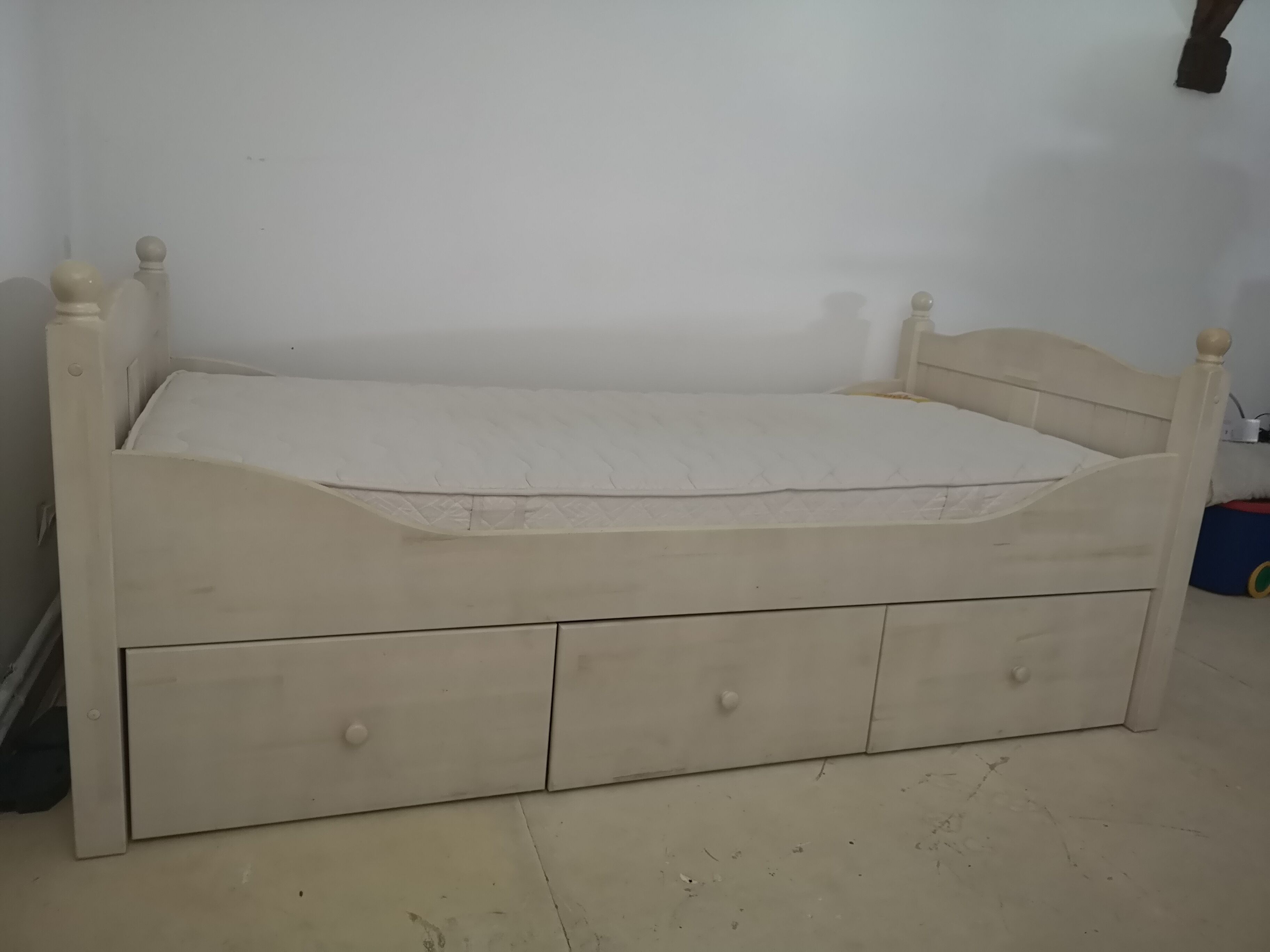 Child bed solid wood white cerusé