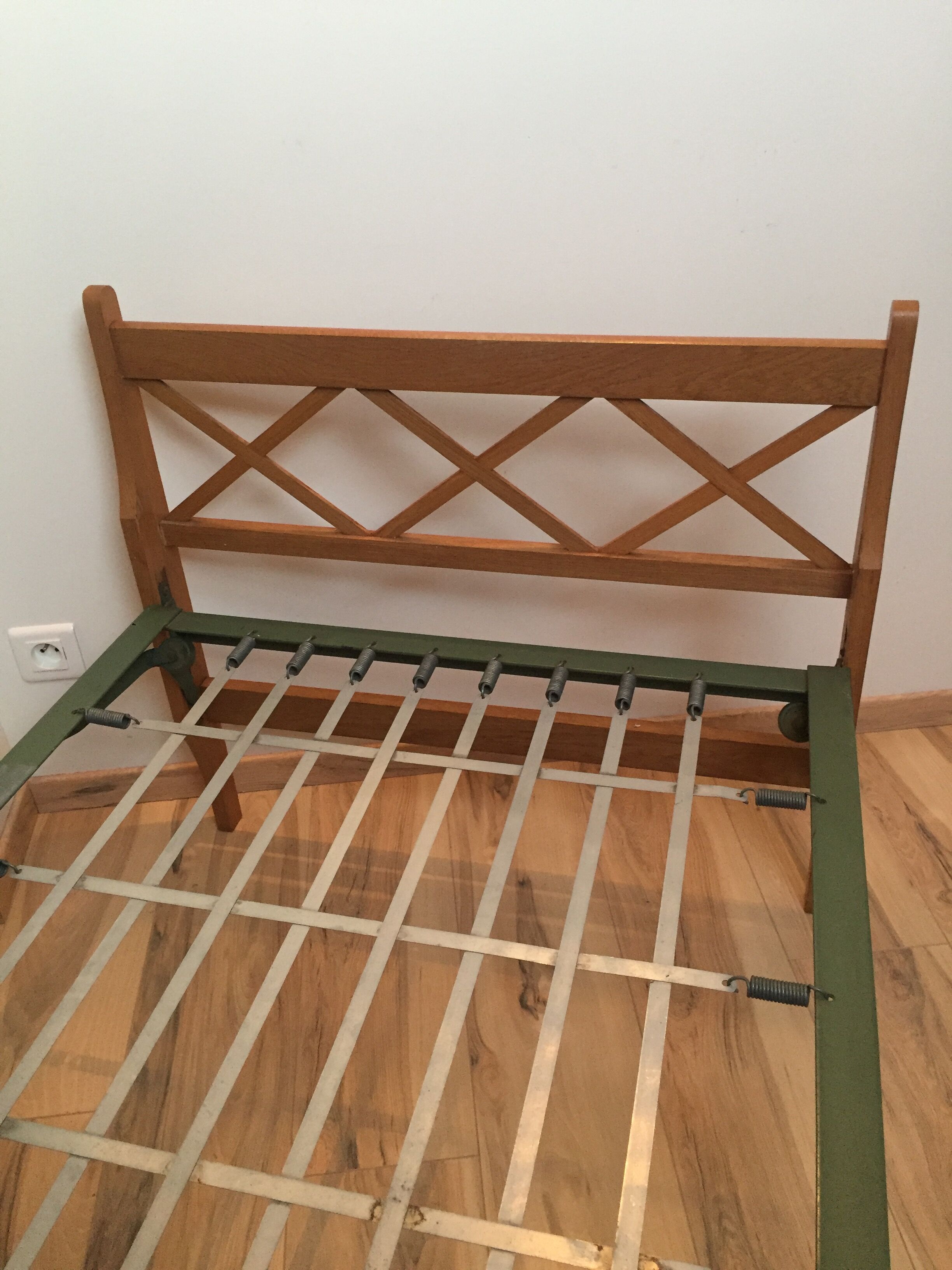Lit vintage croisillons pliable