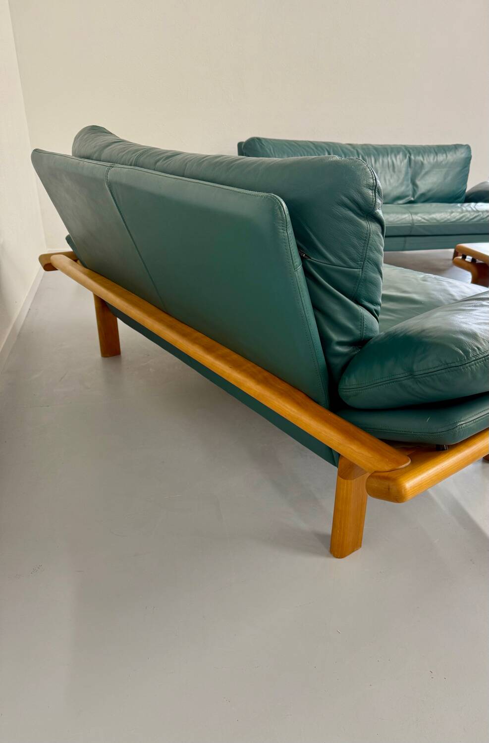 Salon complet canapé cuir teck design scandinave Komfort Danish