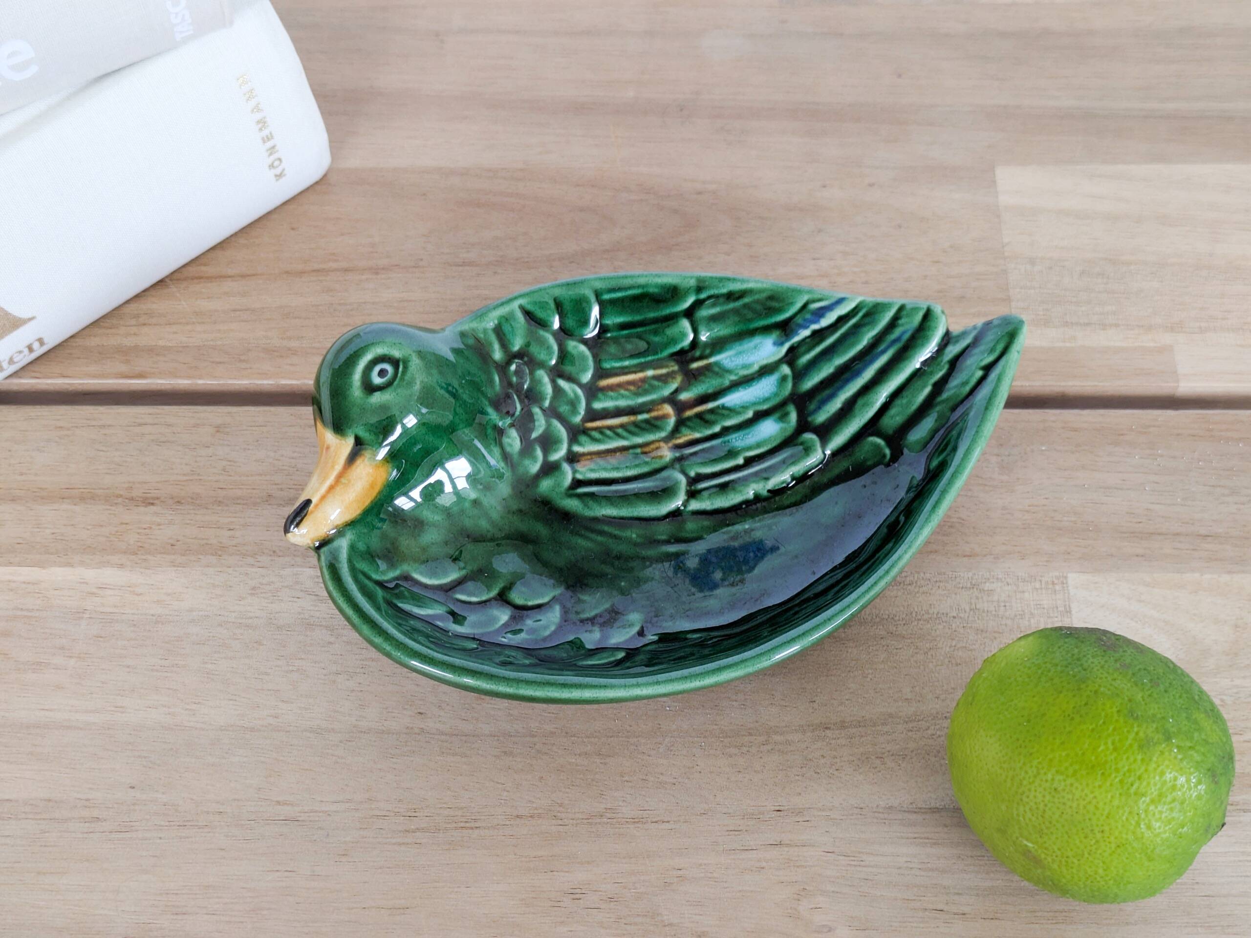 Vintage green ceramic duck dish, pocket tray or soap holder.