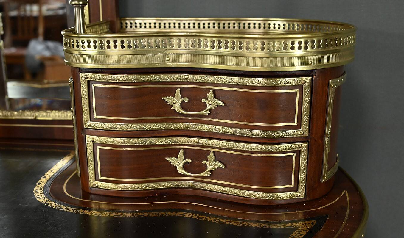 Small mahogany lady's writing desk, Napoleon III period – second half of the 19th century