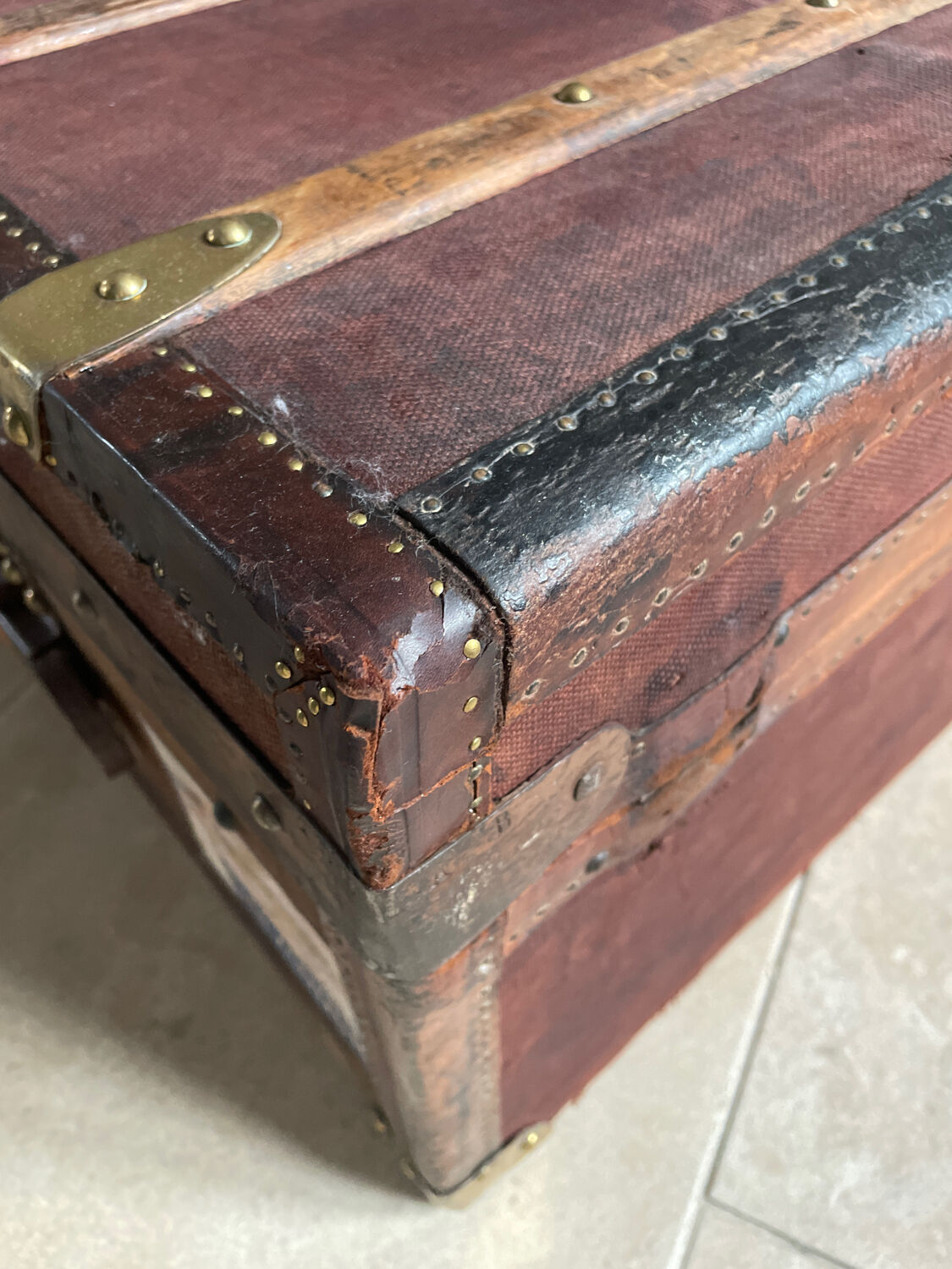 Old trunk Moynat