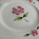 Flat plates series of six Niderviller stoneware, 20th century Cassandre decoration
