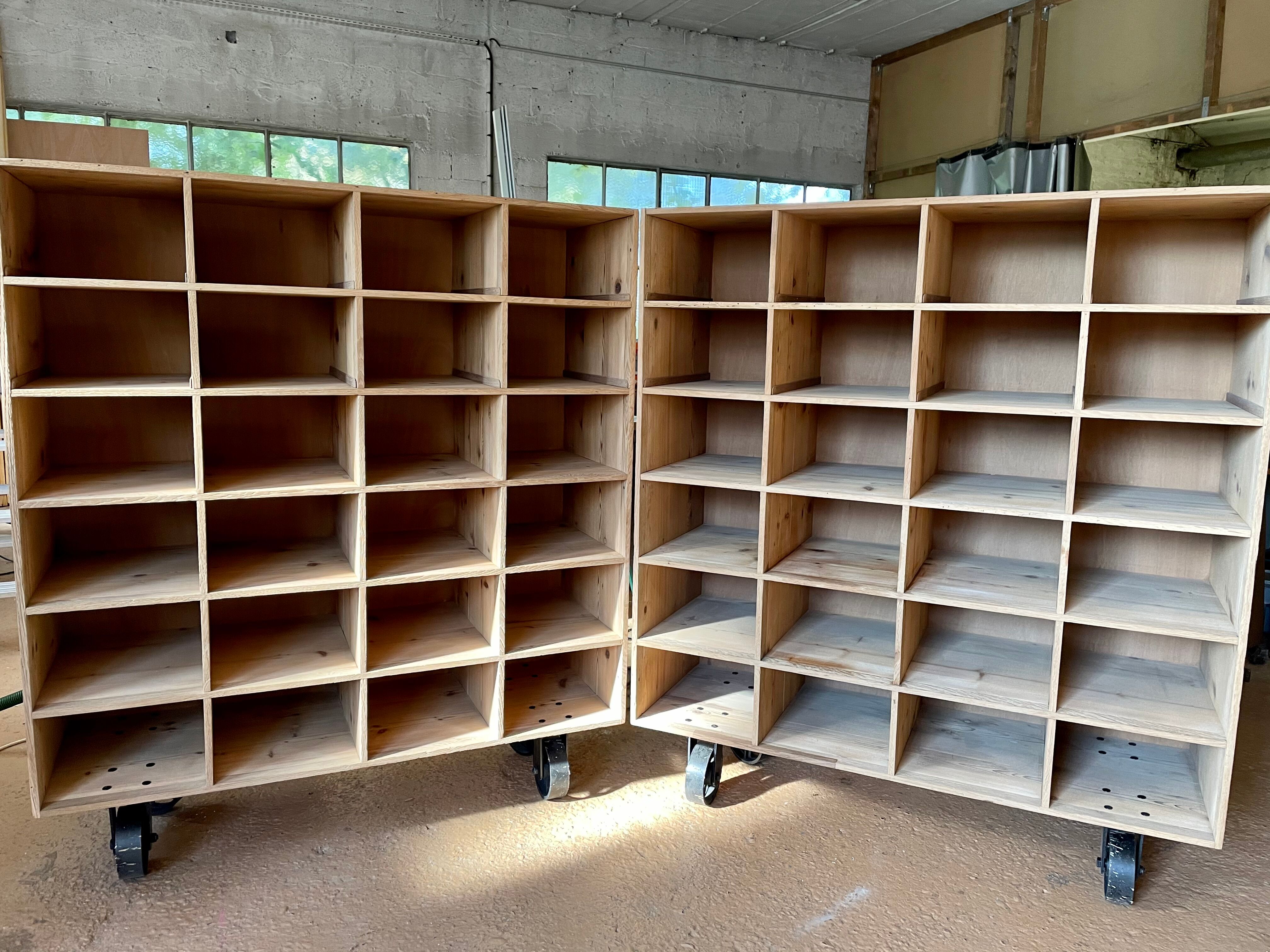 Trade furniture 24 lockers