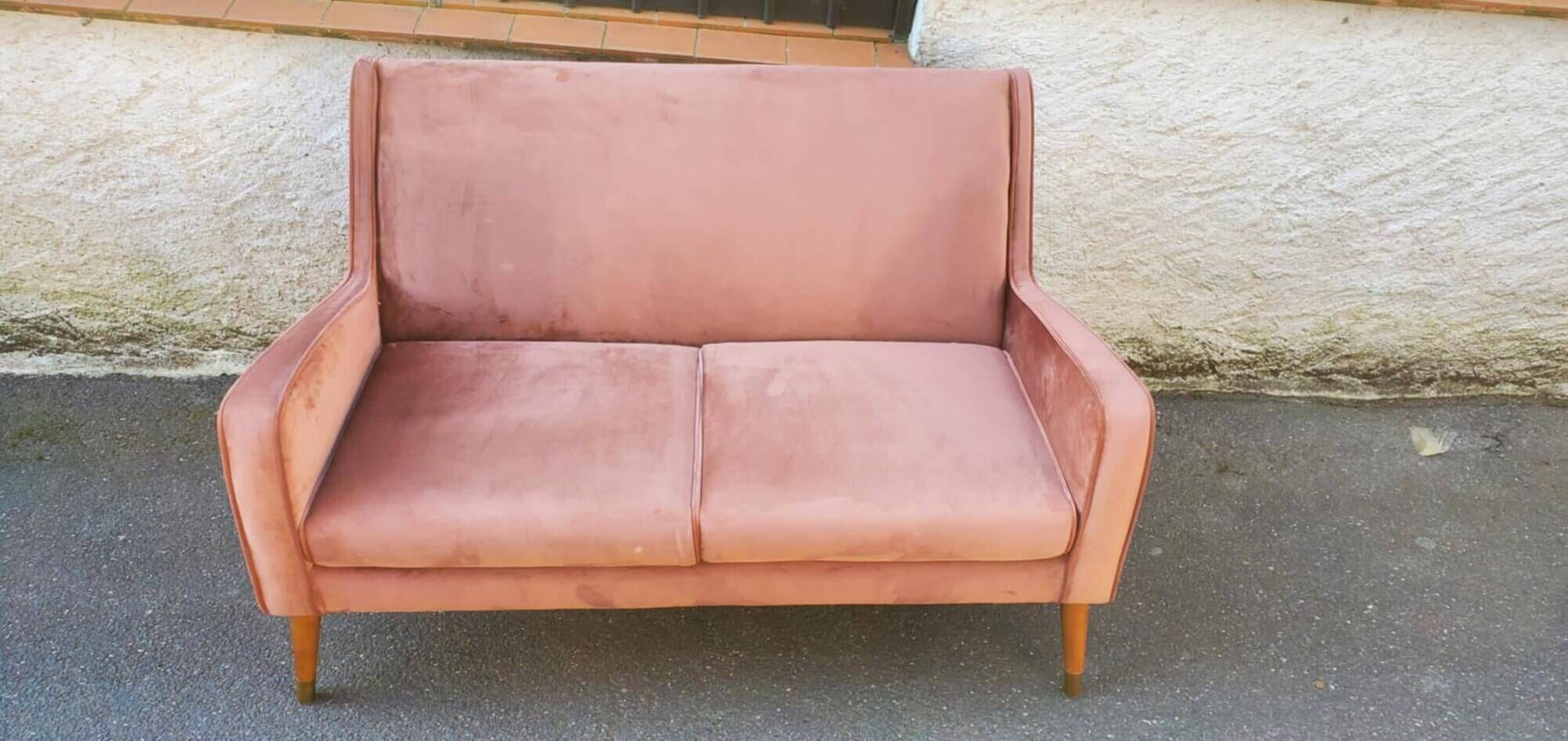 canapé 2 place en nubuck style 1950/60 pieds inclinés