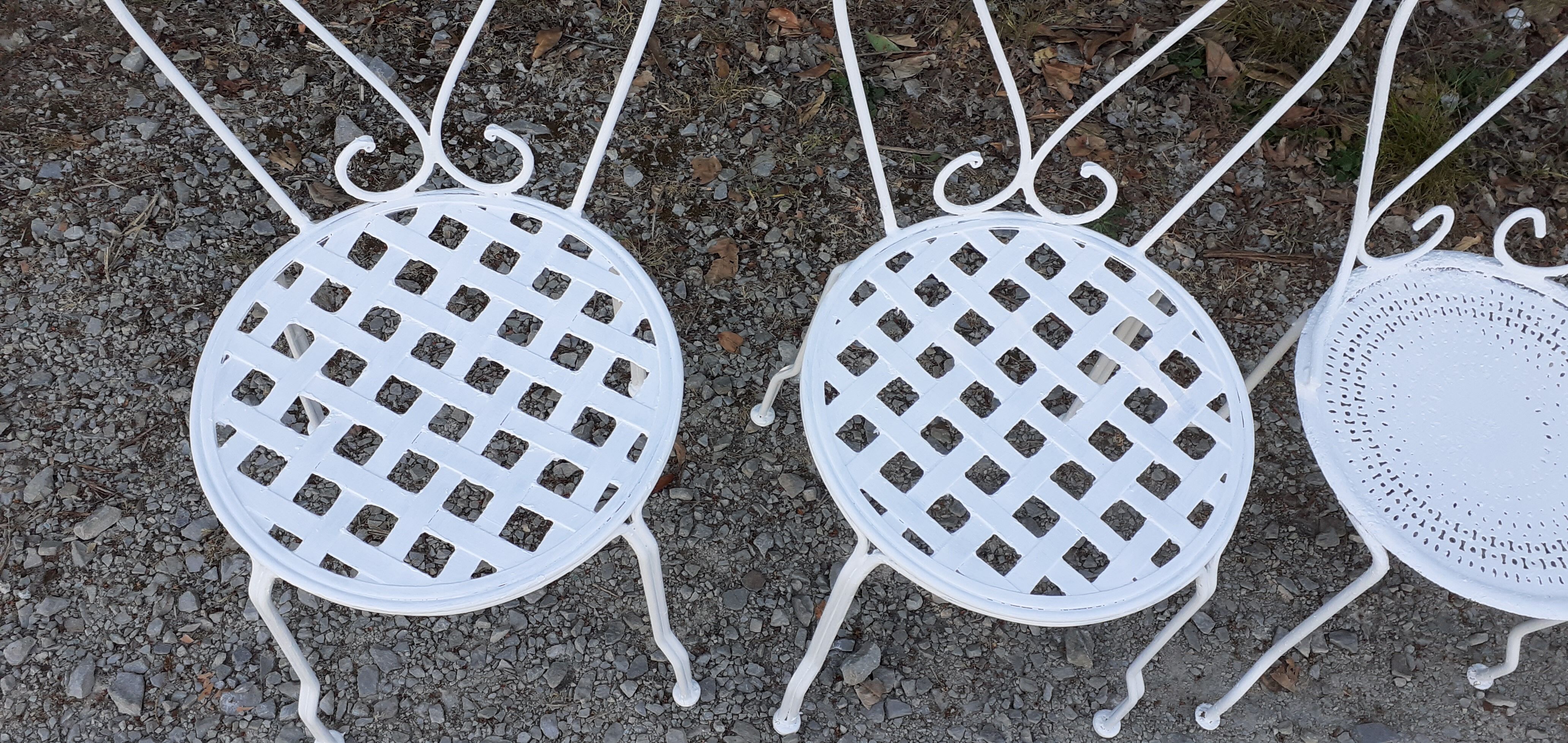 Salon de jardin 1 table 3 chaises 1 fauteuil fer forgé blanc ancien