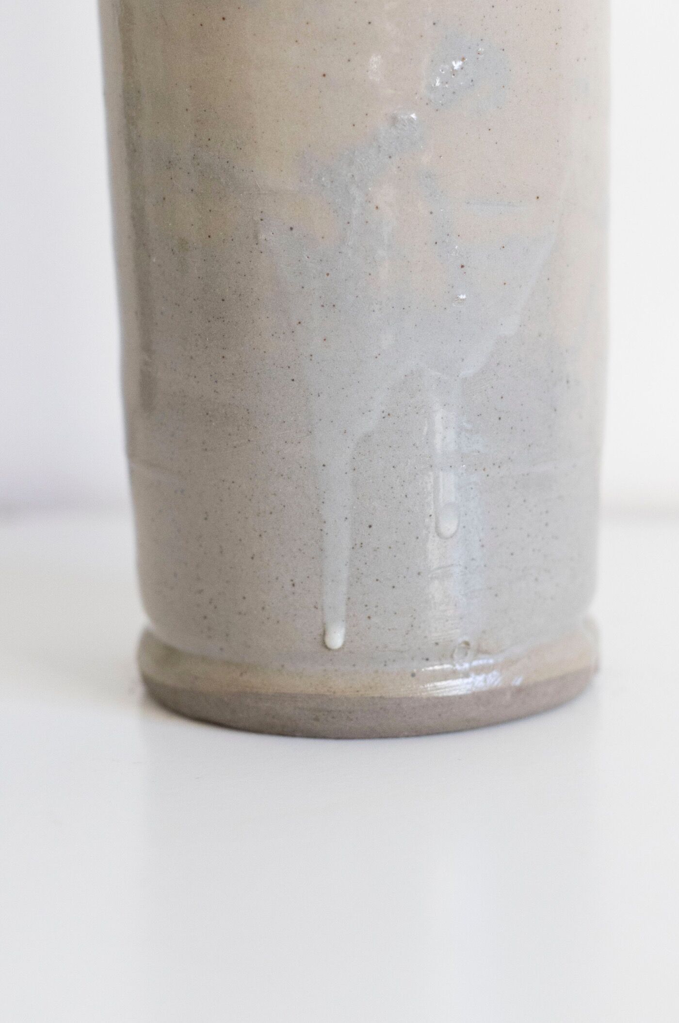 Bottle of enamelled stoneware hot water bottle