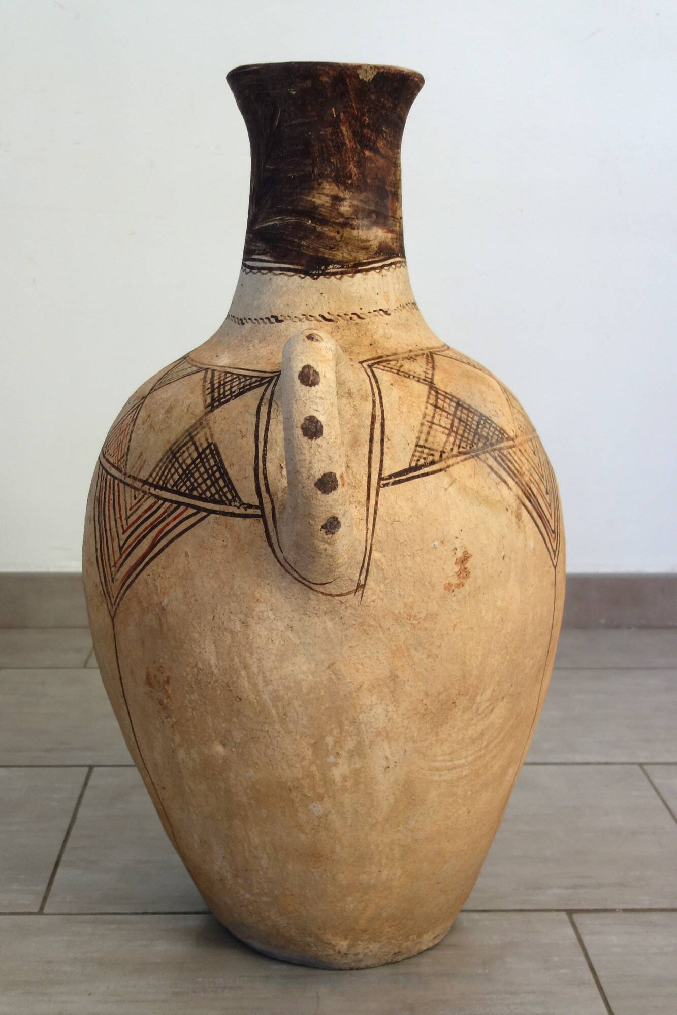 Large terracotta jar from the Rif, Morocco H70cm