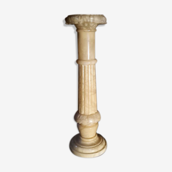 Light column in alabaster