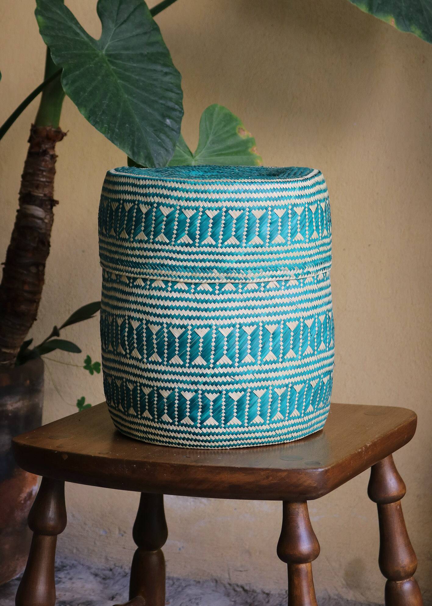 Mexican basket fine weaving