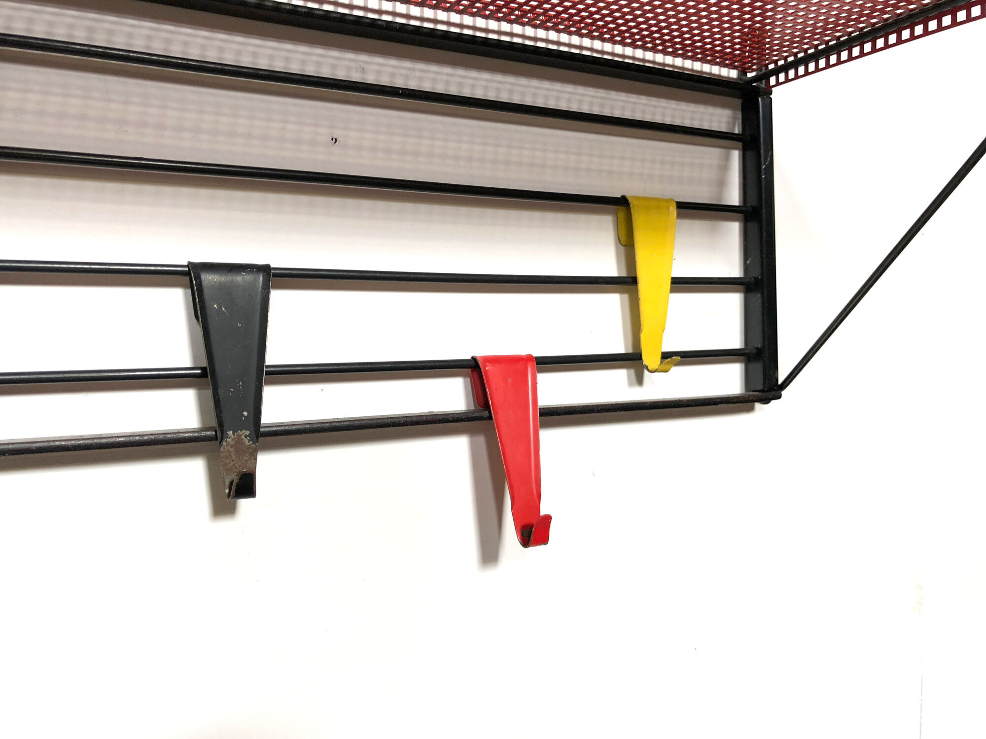 Coatrack Pilastro Nutbar by Tjerk Reijenga design Nederland