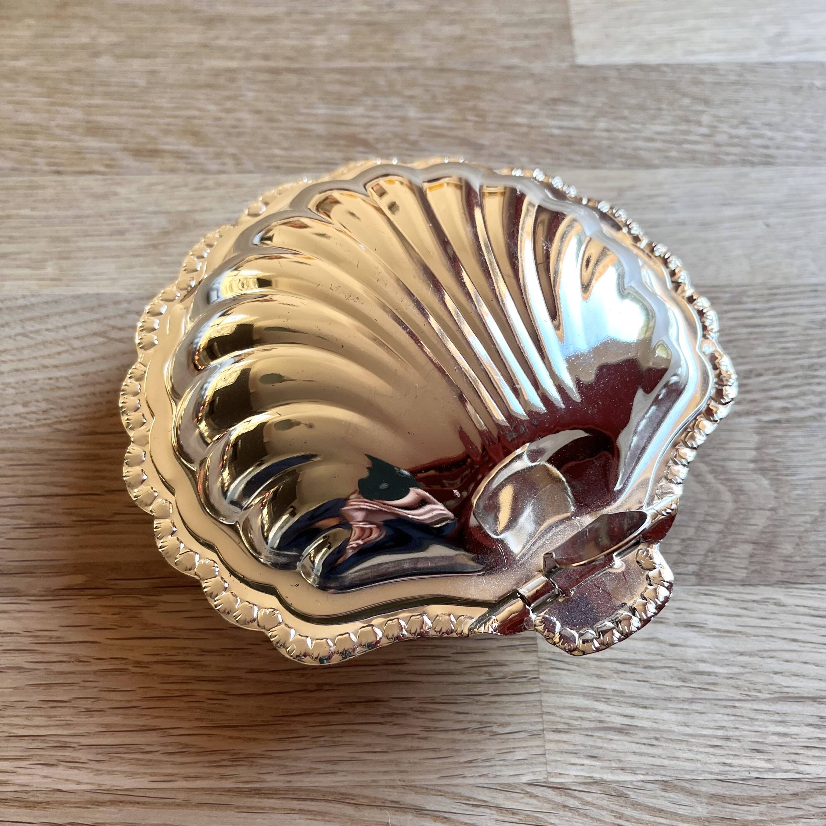 Shell butter dish