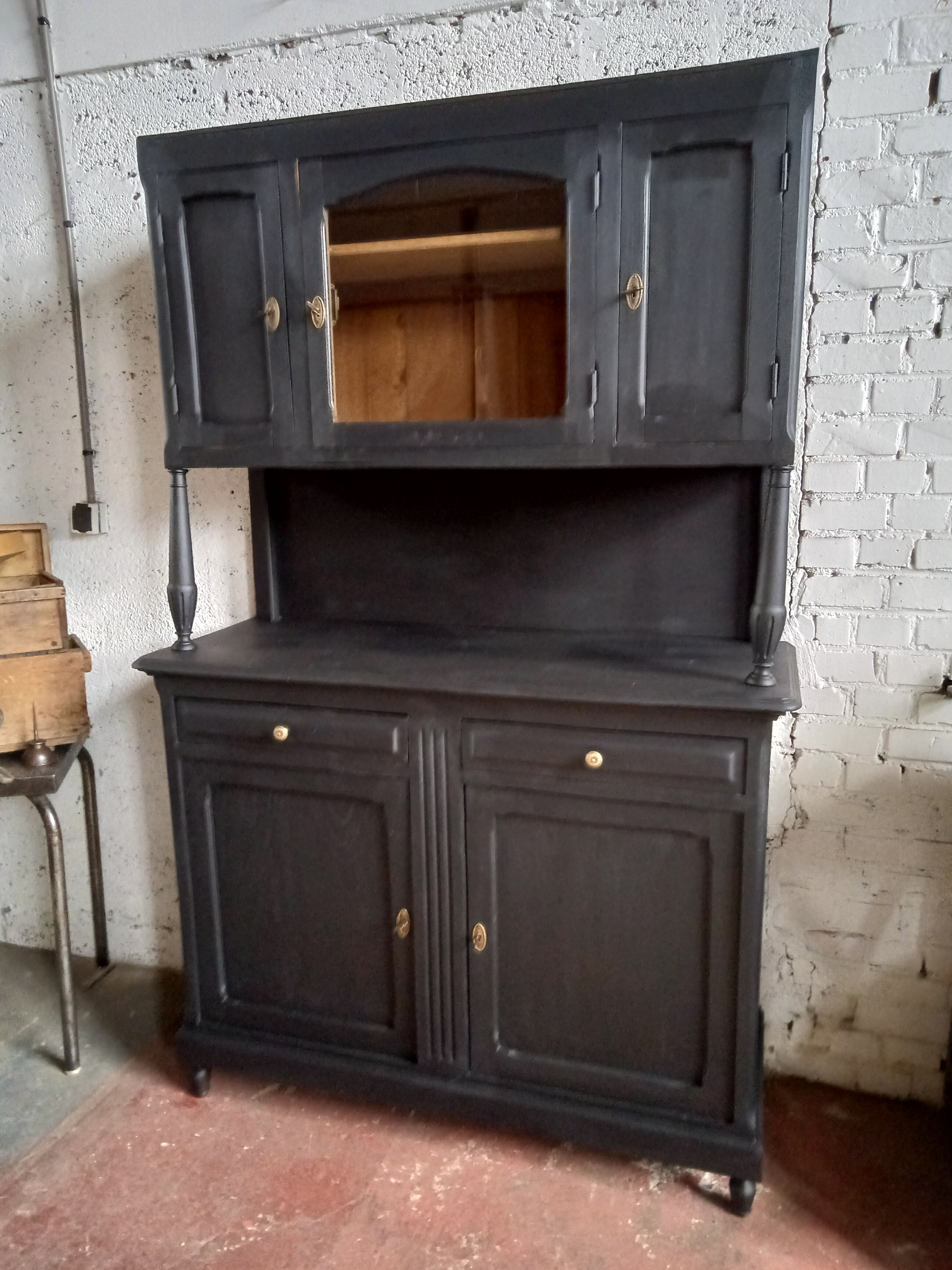 Patinated China buffet