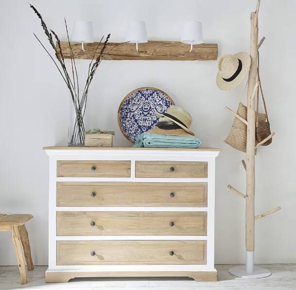 Rivage - Eucalyptus and white metal tree trunk coat rack