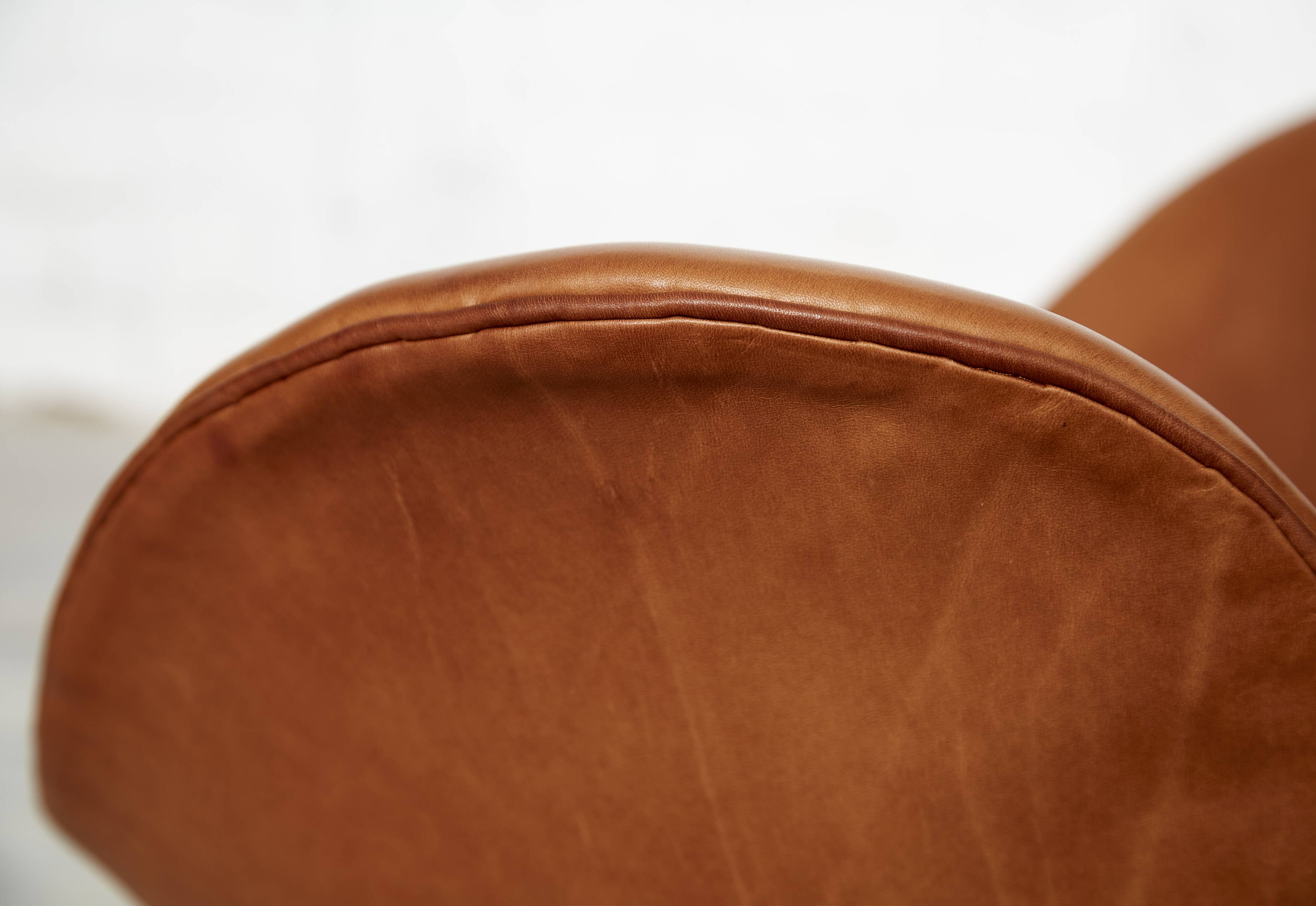 Arne Jacobsen Swan Chair for Fritz Hansen