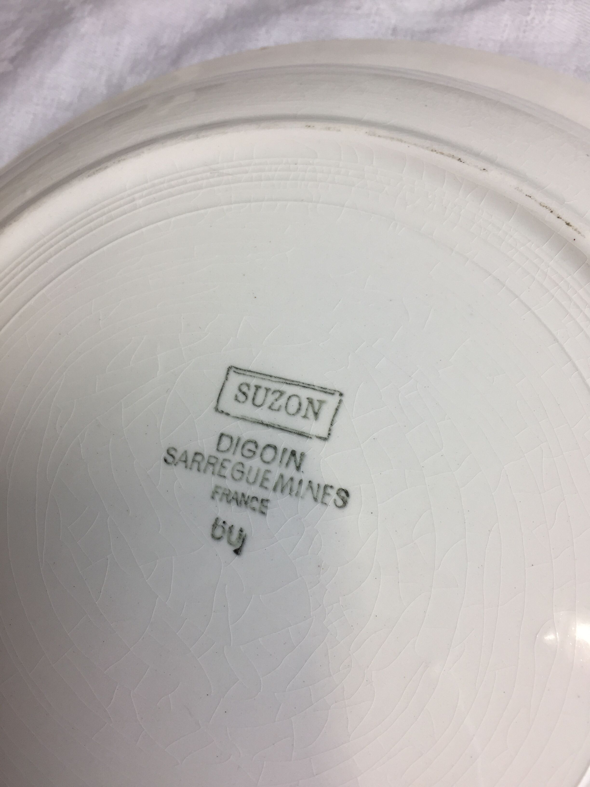 Hollow dish of round shape, made in France Digoin Sarreguemines