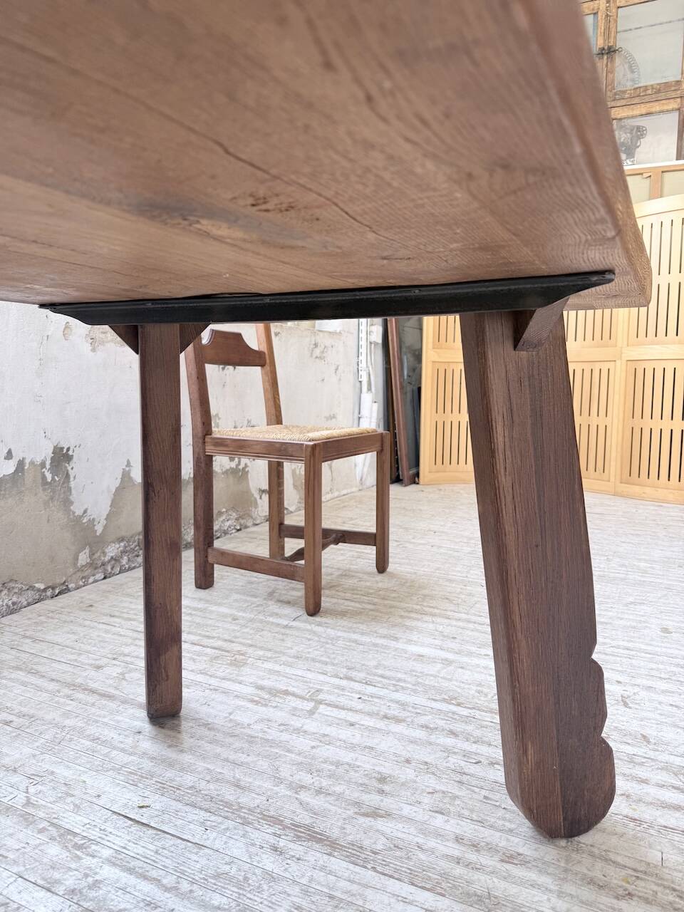 Brutalist oak table by De Puydt, Belgium 1970