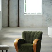 Pair of Danish Art Deco lounge chairs, in elm and green velvet, 1940s.