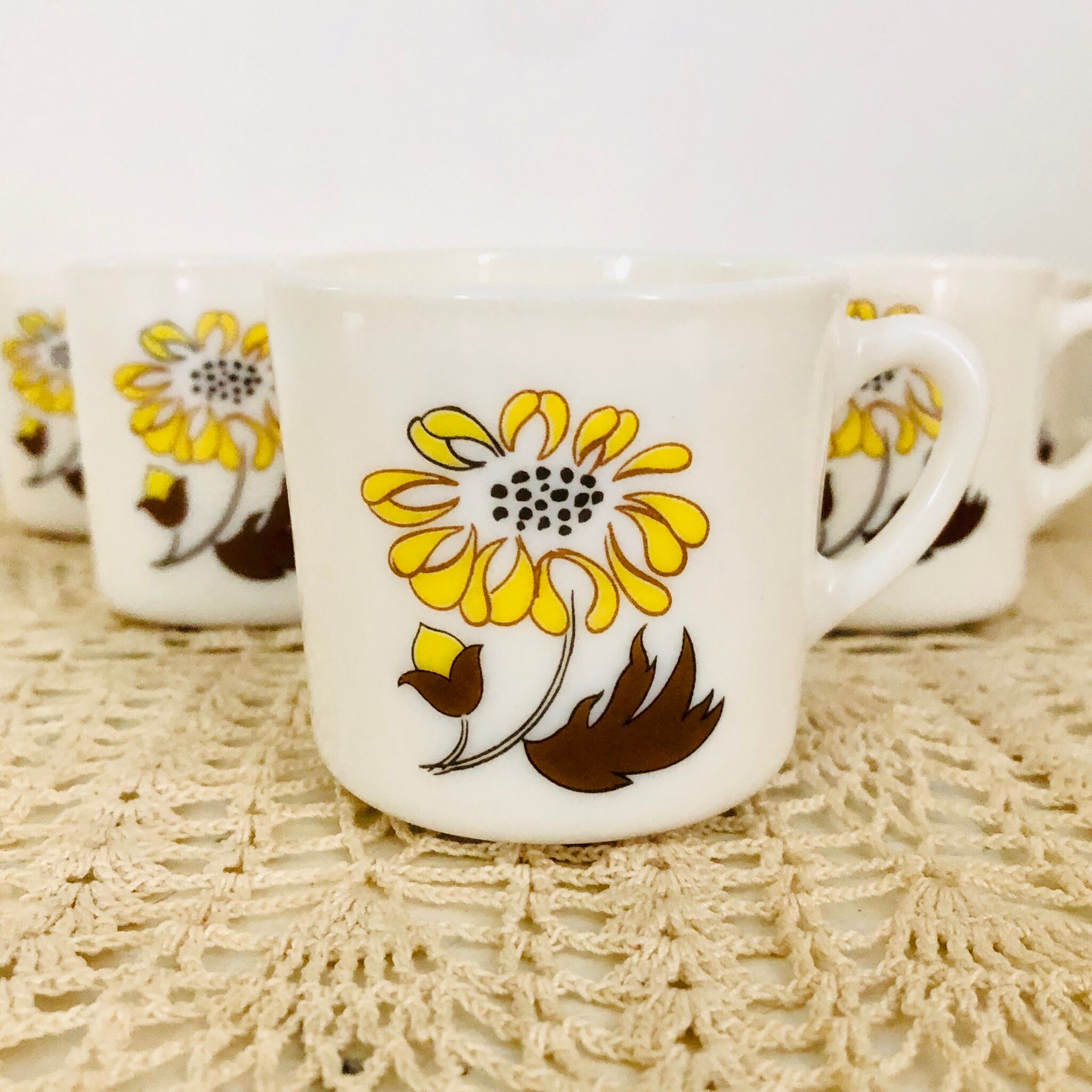Six tasses à café vintage