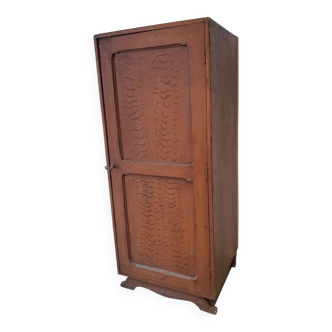 Small chest of drawers