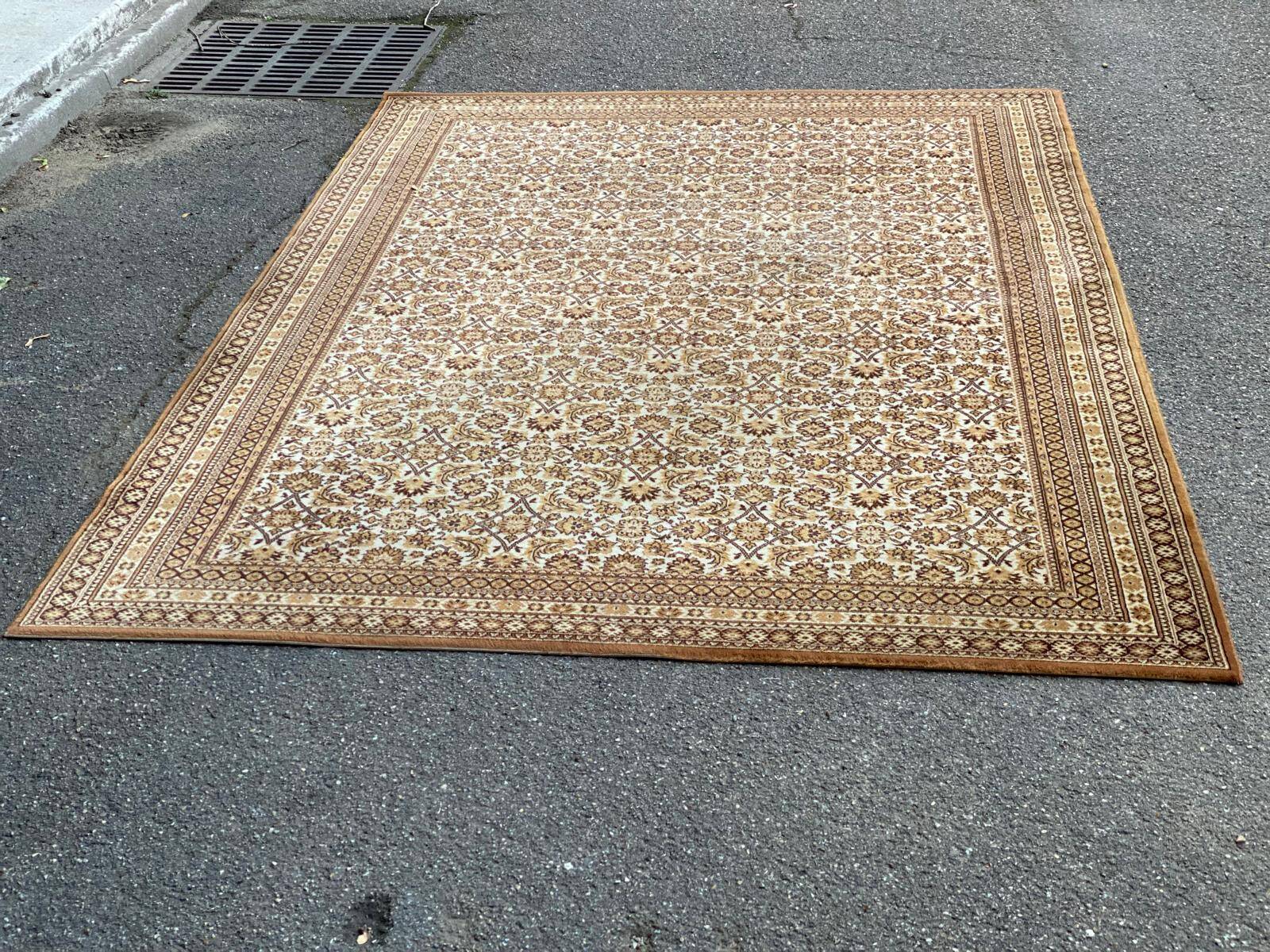 Golden Persian wool rug 200x300cm