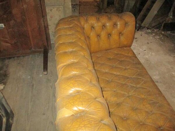 Canapé Chesterfield 2 ocre