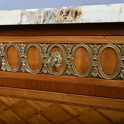 Commode Sauteuse en Marqueterie, style Transition Louis XV Louis XVI – Débu