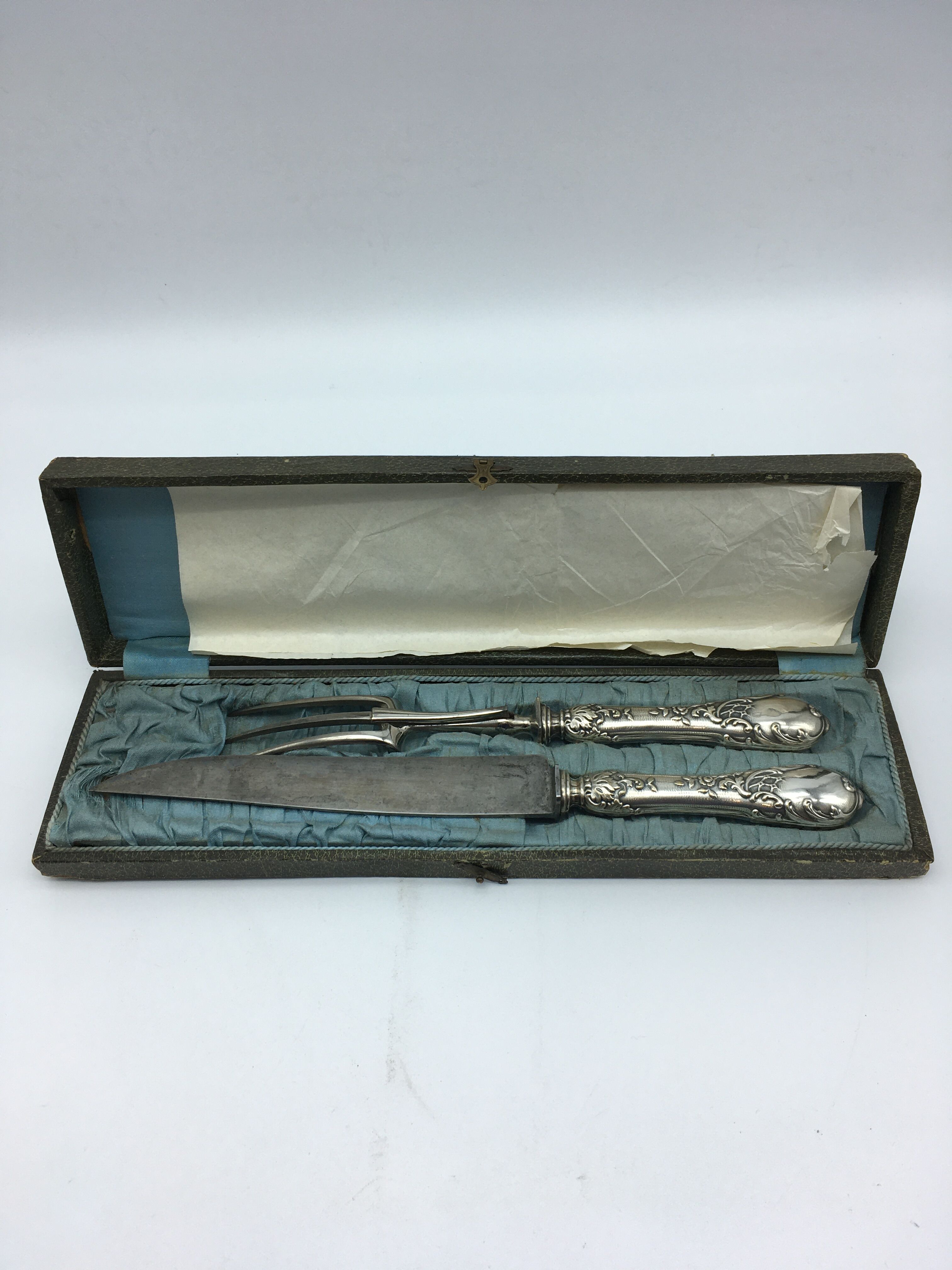 Box of cutlery with leg / roast silver filled.