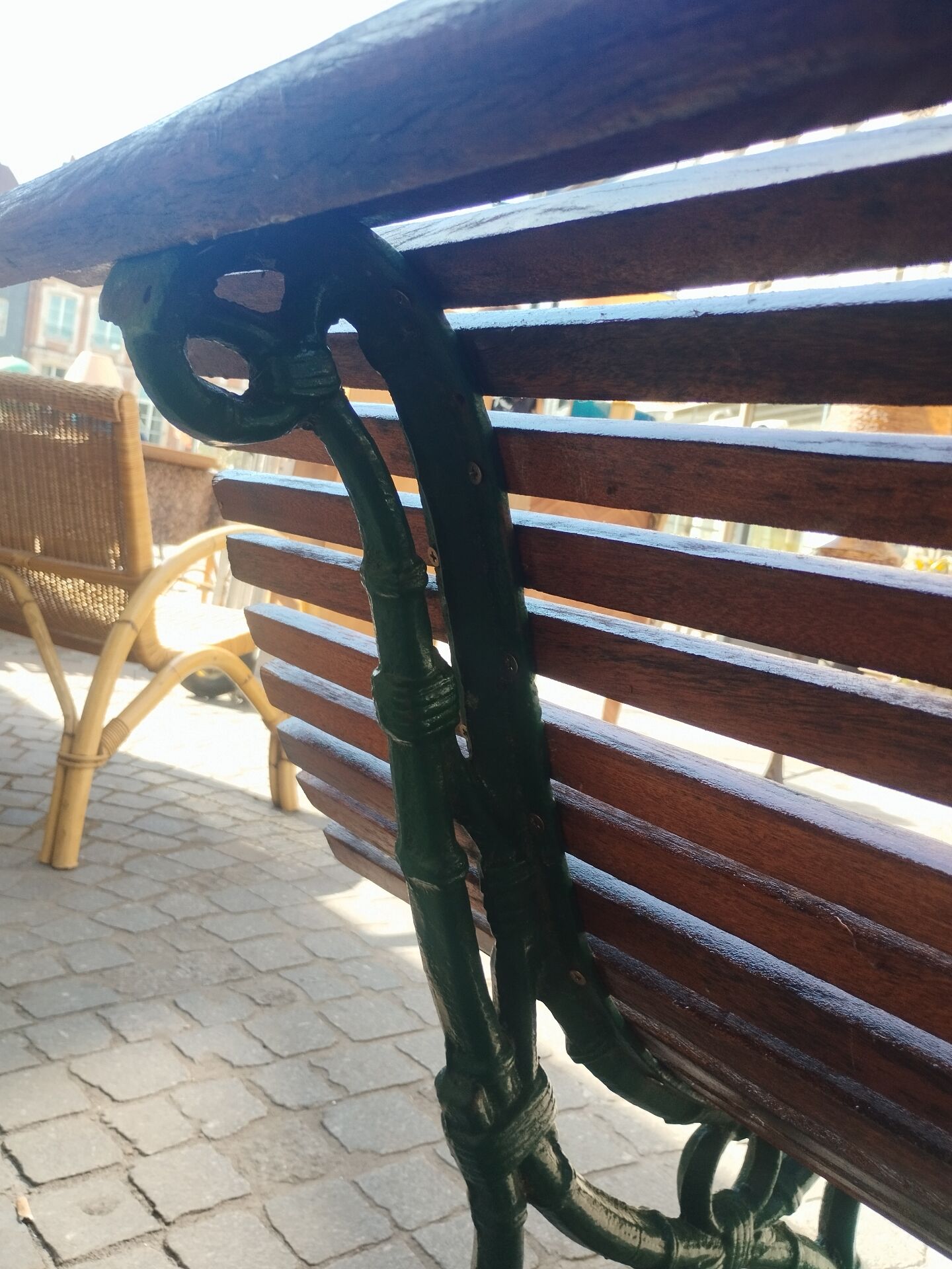 Banc de jardin ancien avec pieds en fonte