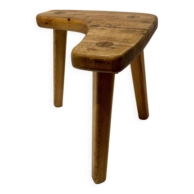 Tabouret “Forme Libre” en pin – Stig Sandqvist (attr.), Suède