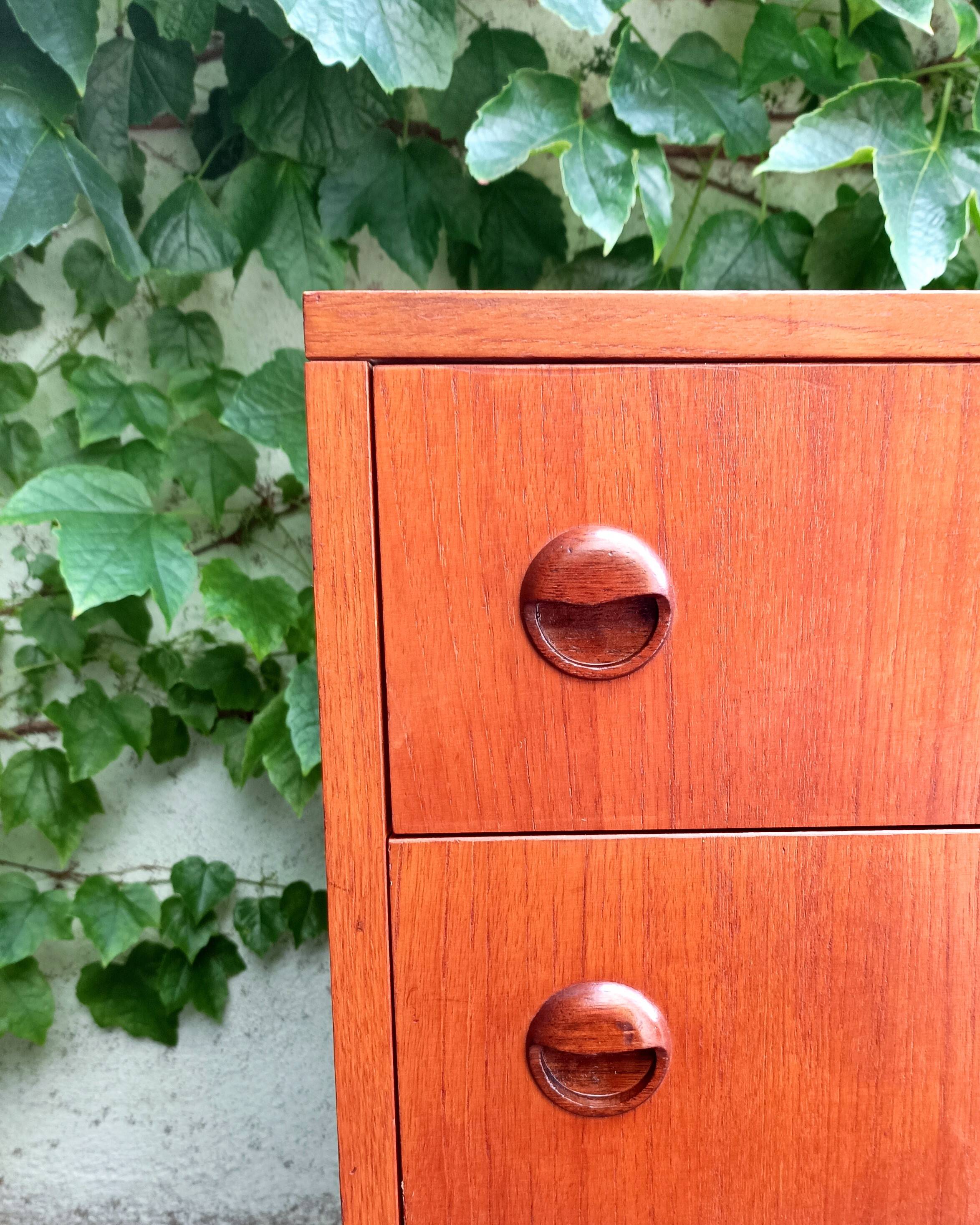 Scandinavian chest of drawers